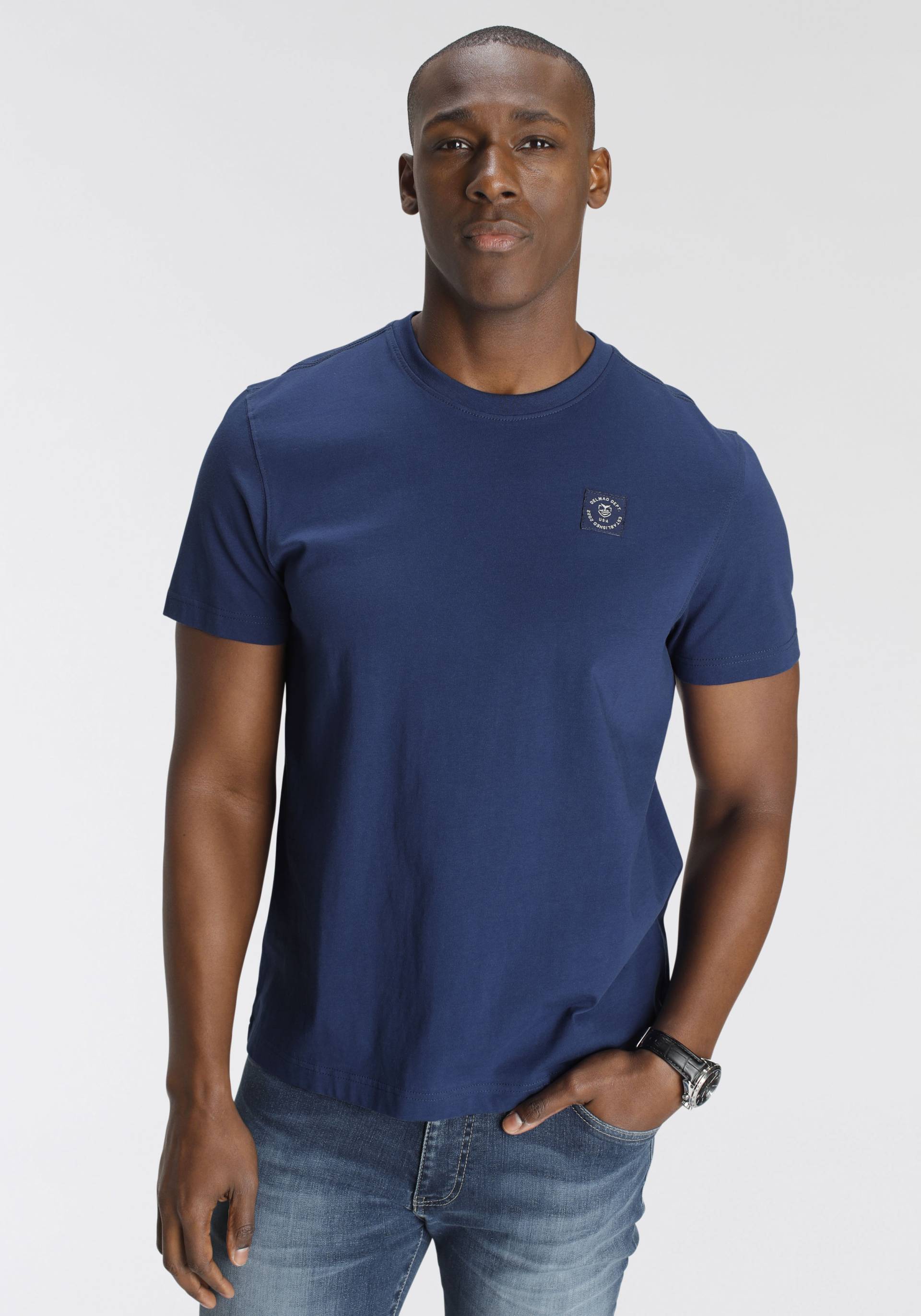 DELMAO Rundhalsshirt, Kurzarm, Regular Fit, basic, aus 100% Baumwolle DELMAO Rundhalsshirt, Kurzarm, Regular Fit, basic, aus 100% Baumwolle von DELMAO