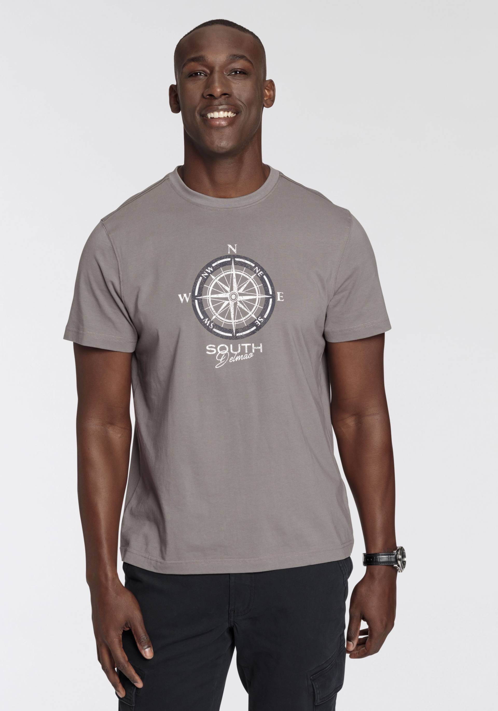 DELMAO T-Shirt, Kurzarm, bedruckt, Rundhals, aus Baumwolle DELMAO T-Shirt, Kurzarm, bedruckt, Rundhals, aus Baumwolle von DELMAO