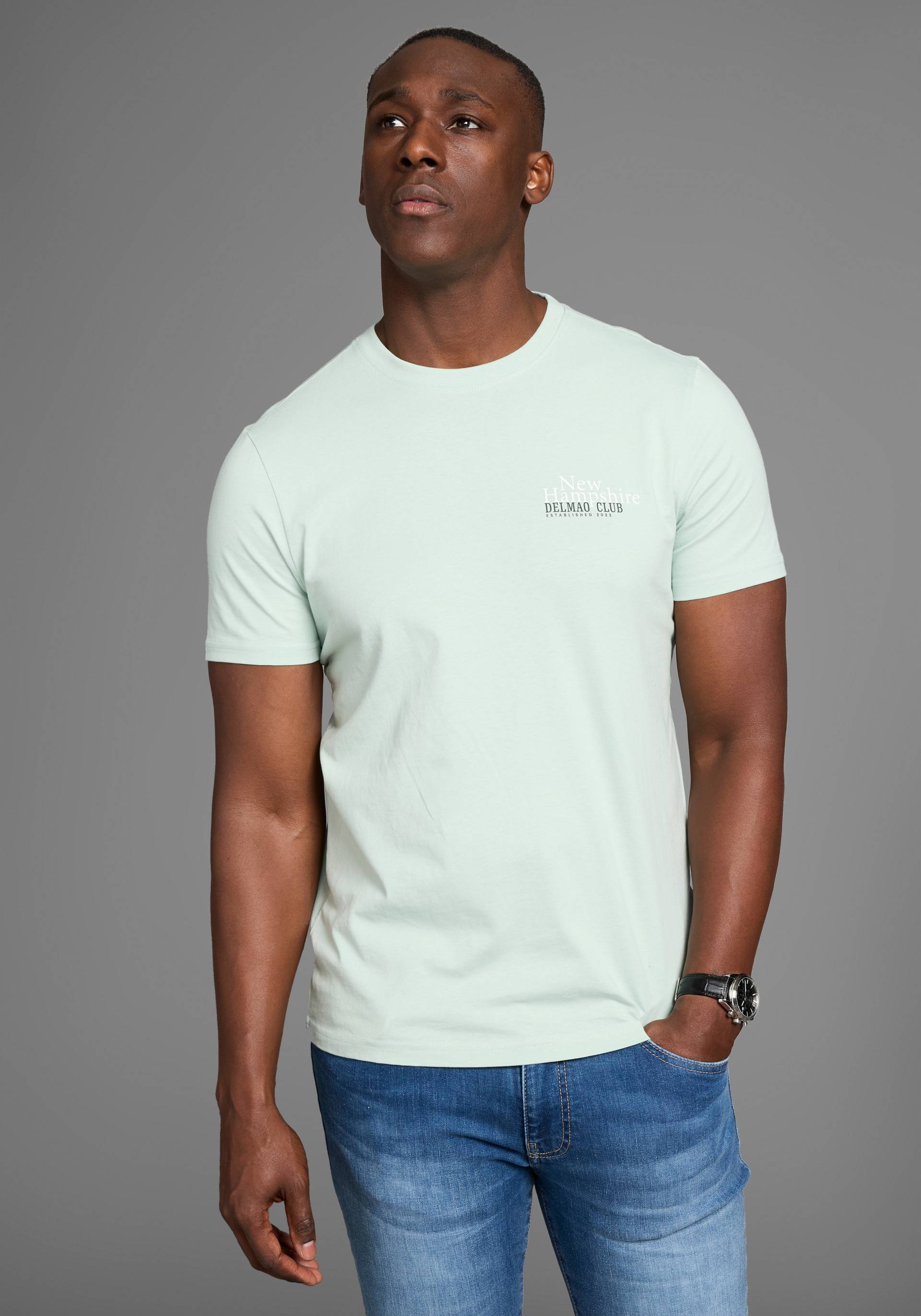 DELMAO T-Shirt von DELMAO