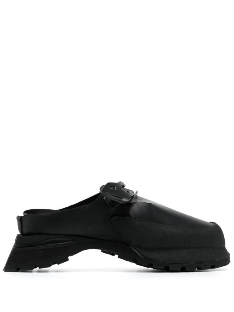 DEMON Zhocol slippers - Black von DEMON