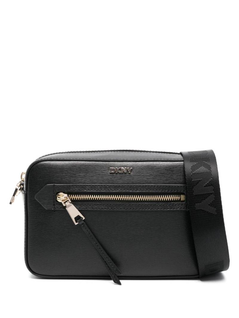 DKNY logo-lettering cross body bag - Black von DKNY