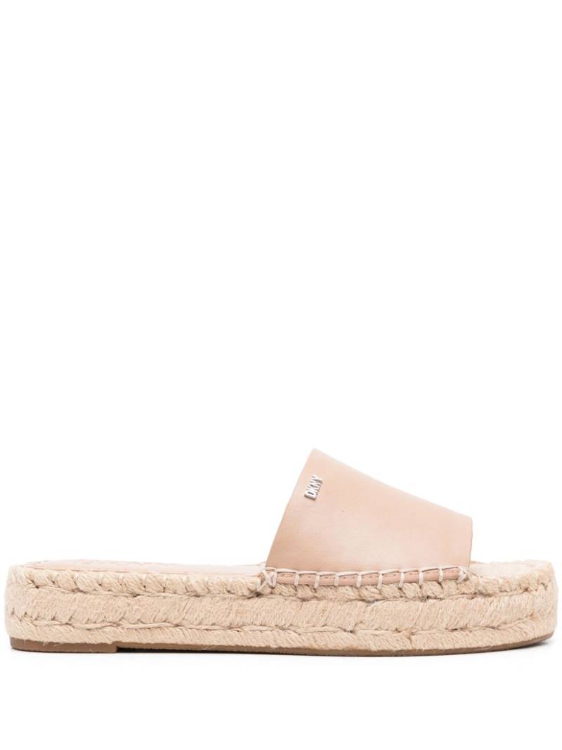 DKNY logo-lettering slip-on espadrilles - Neutrals von DKNY