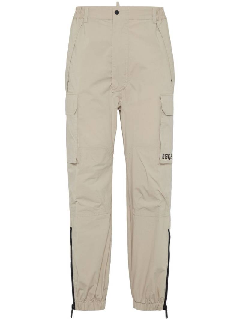 DSQUARED2 tapered cargo trousers - Neutrals von DSQUARED2