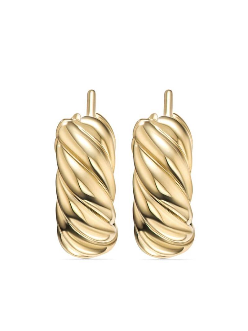 David Yurman 18kt yellow gold 5.4mm Sculpted Cable hoop earrings von David Yurman