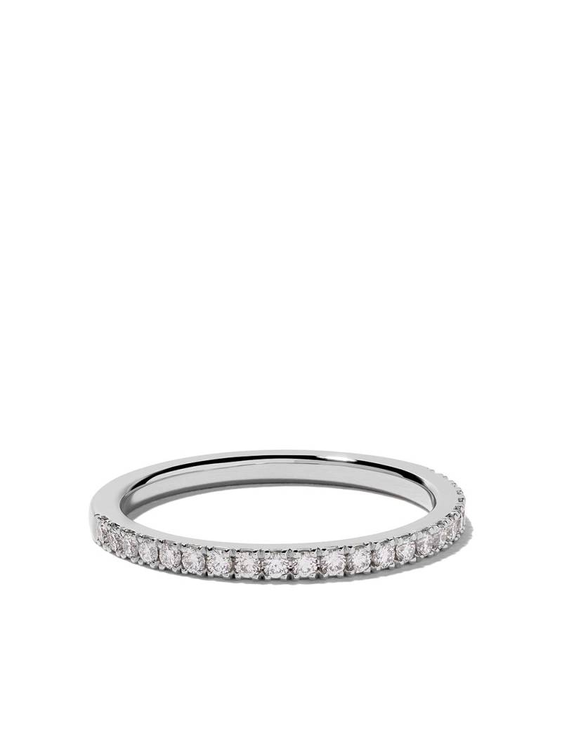 De Beers Jewellers Platinum DB Classic half pavé diamond band - Silver von De Beers Jewellers