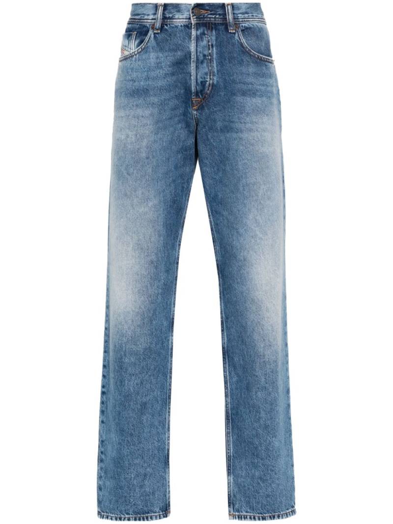 Diesel D-Finitive tapered-leg jeans - Blue von Diesel