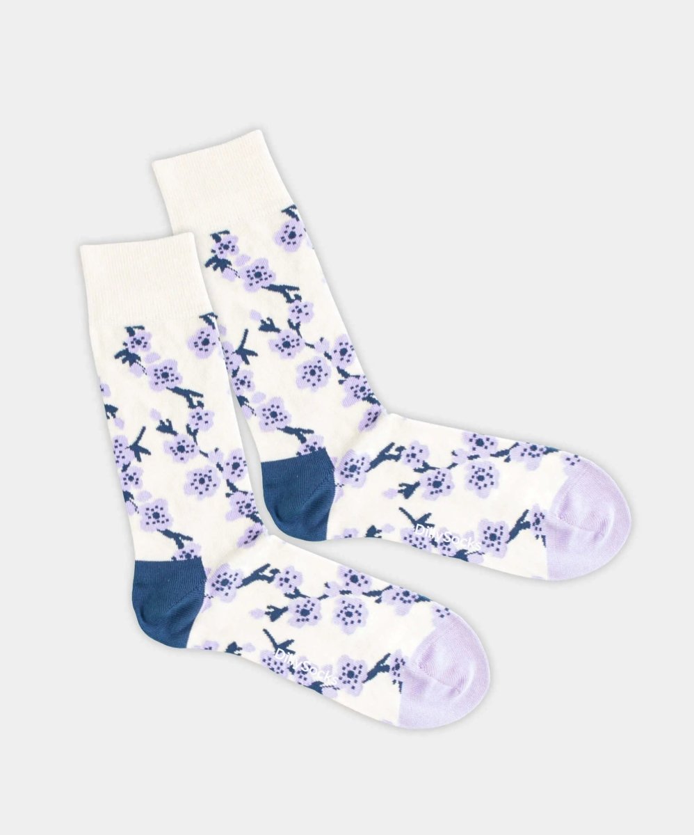 - Socken in Weiss mit Blumen Motiv/Muster - Socken in Weiss mit Blumen Motiv/Muster von DillySocks