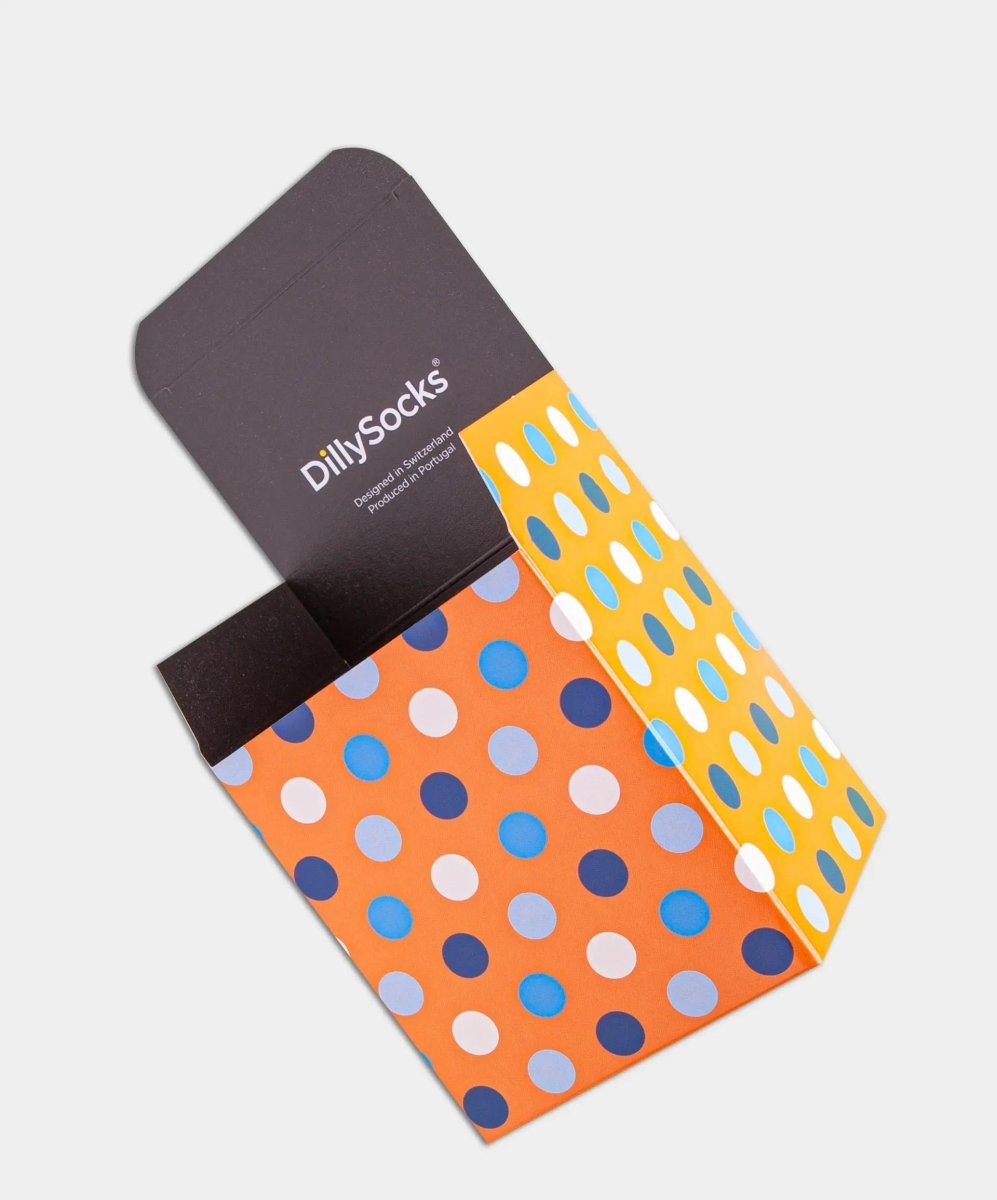- Geschenkverpackung in Orange mit Punkte Motiv/Muster - Geschenkverpackung in Orange mit Punkte Motiv/Muster von DillySocks