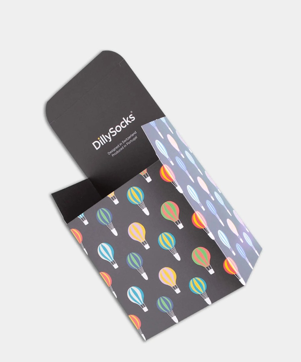 - Geschenkverpackung in Schwarz mit Motiv/Muster - Geschenkverpackung in Schwarz mit Motiv/Muster von DillySocks