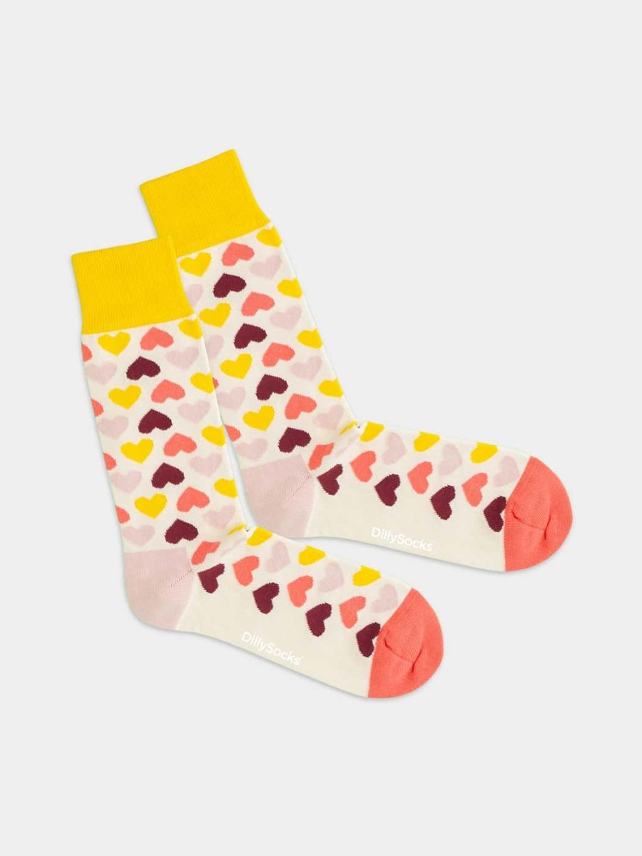- Socken in Beige mit Herz Motiv/Muster - Socken in Beige mit Herz Motiv/Muster von DillySocks