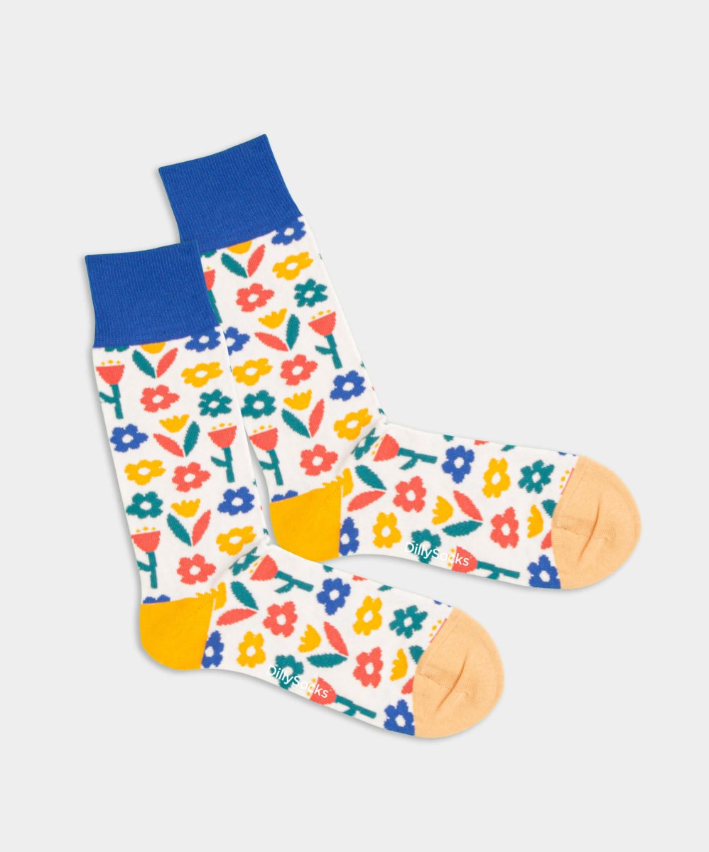 - Socken in Weiss mit Blumen Motiv/Muster - Socken in Weiss mit Blumen Motiv/Muster von DillySocks