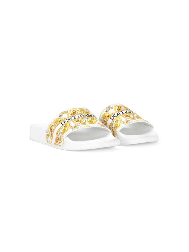 Dolce & Gabbana Kids Majolica-pattern logo-print slides - White von Dolce & Gabbana Kids