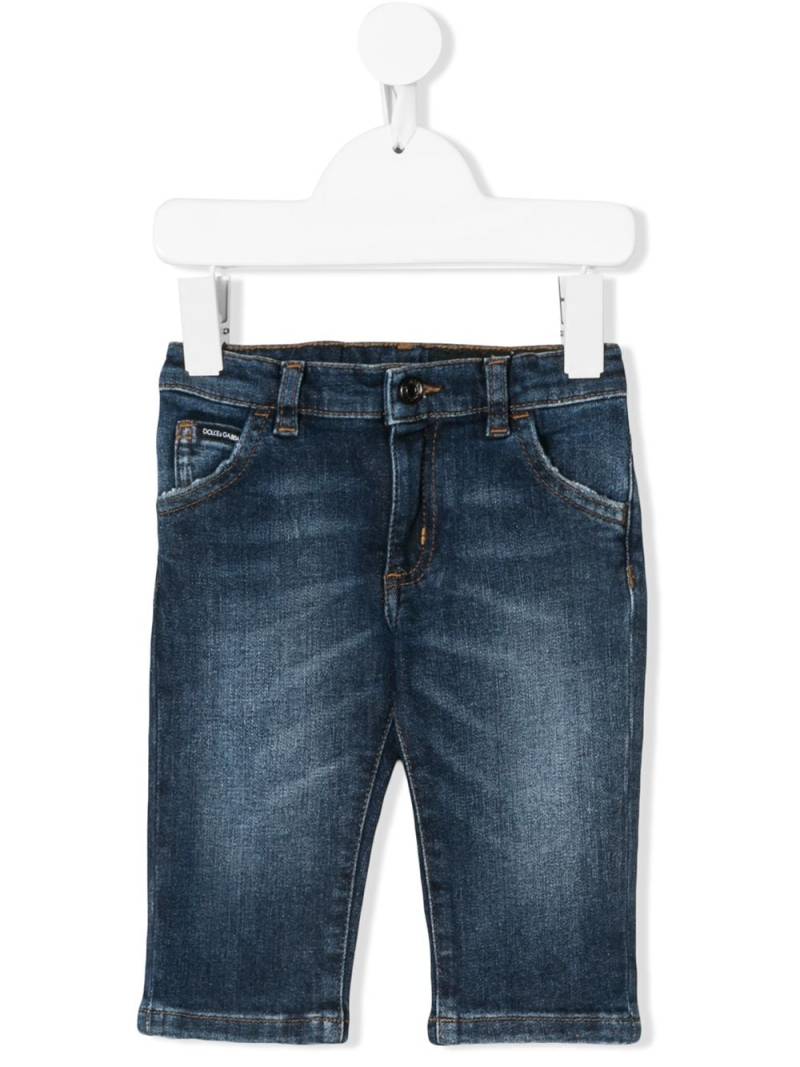 Dolce & Gabbana Kids logo-appliqué washed jeans - Blue von Dolce & Gabbana Kids