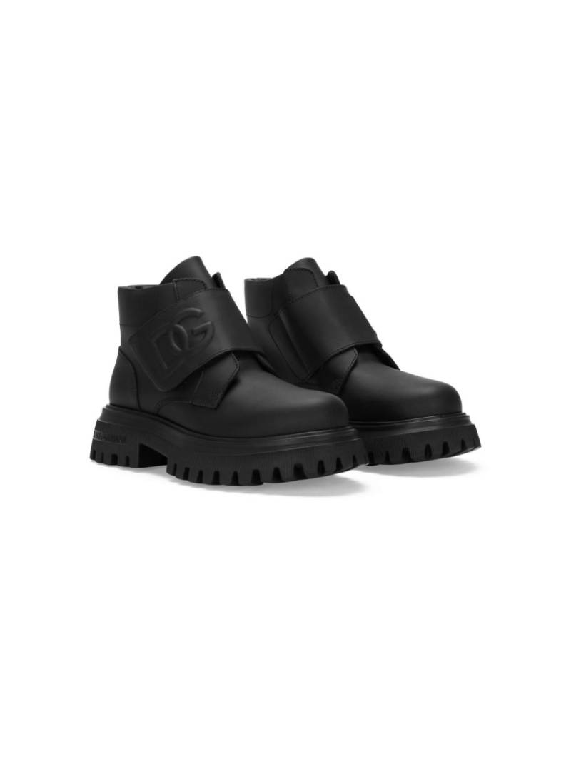 Dolce & Gabbana Kids logo-embossed leather ankle boots - Black von Dolce & Gabbana Kids