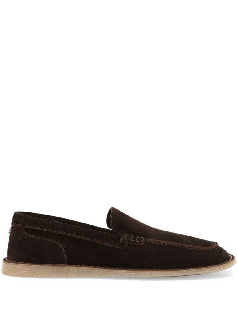 Dolce & Gabbana DG-plaque suede loafers - Brown von Dolce & Gabbana