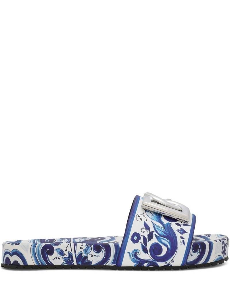 Dolce & Gabbana Majolica-print leather slides - Blue von Dolce & Gabbana