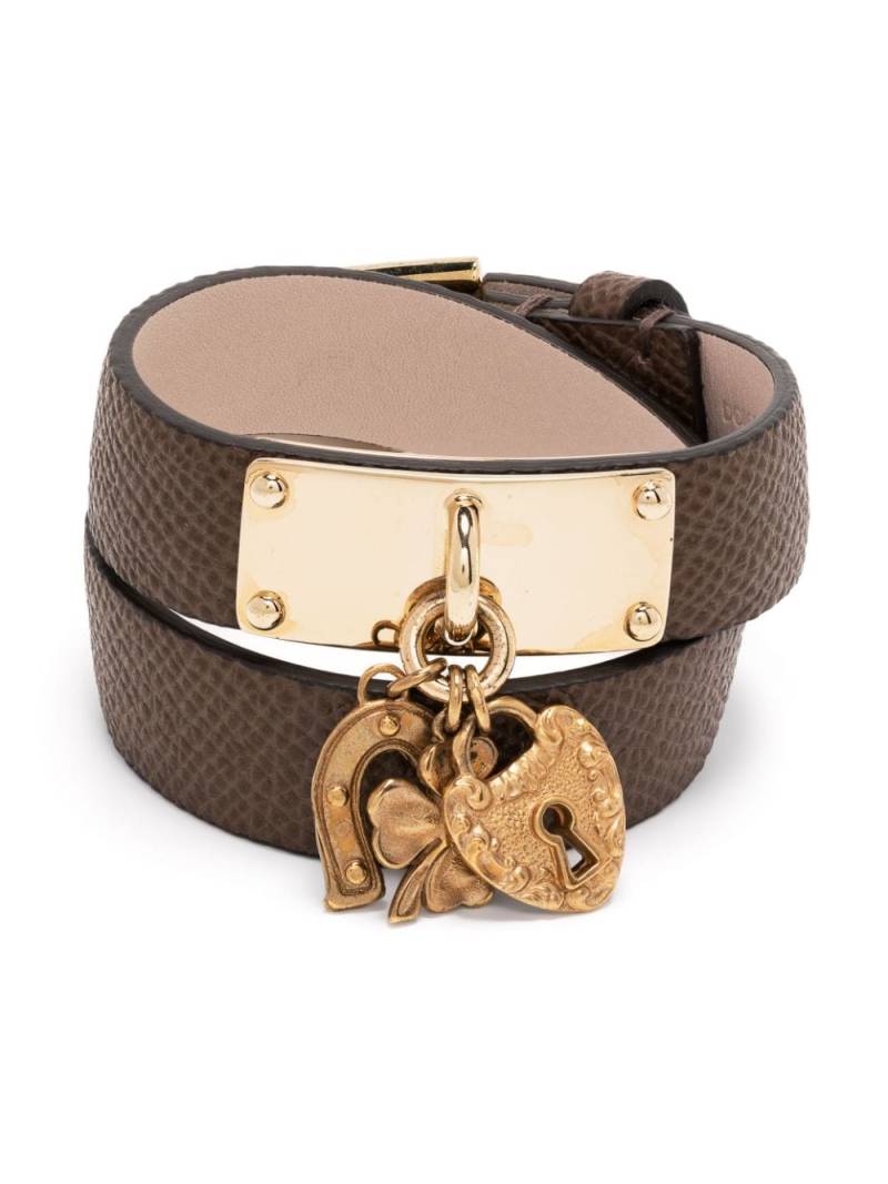 Dolce & Gabbana charm-detail buckled leather bracelet - Brown von Dolce & Gabbana