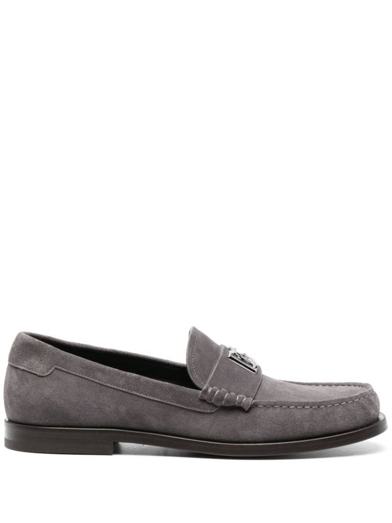 Dolce & Gabbana logo-plaque suede loafers - Grey von Dolce & Gabbana