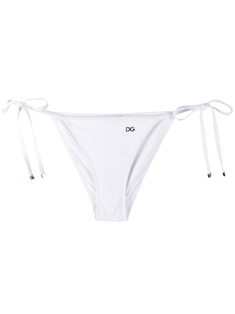 Dolce & Gabbana logo-tag bikini bottoms - White von Dolce & Gabbana