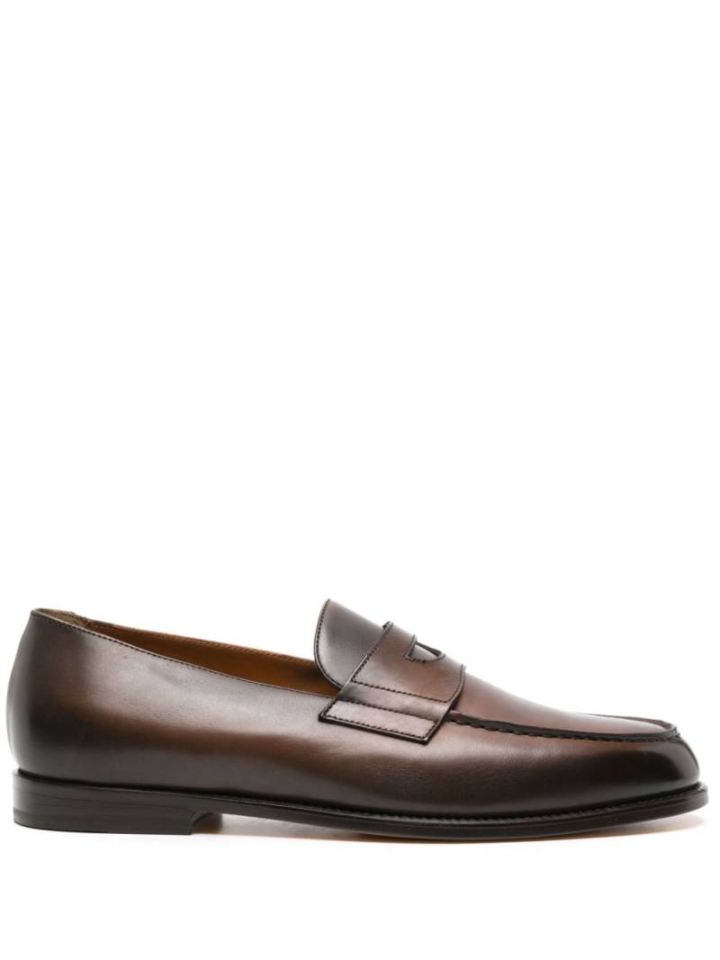 Doucal's burnished-finish leather loafers - Brown von Doucal's