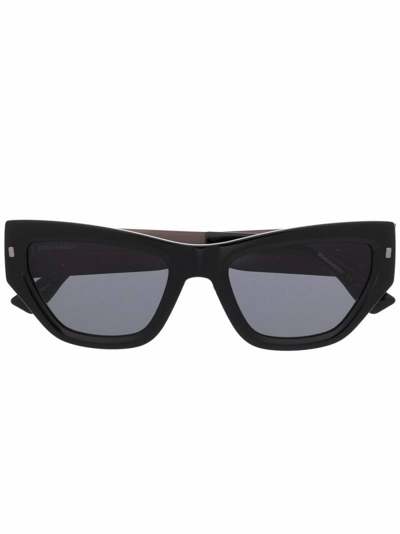 DSQUARED2 EYEWEAR cat-eye logo-plaque sunglasses - Black von DSQUARED2 EYEWEAR