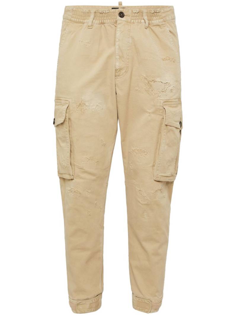 DSQUARED2 distressed-effect tapered cargo trousers - Neutrals von DSQUARED2