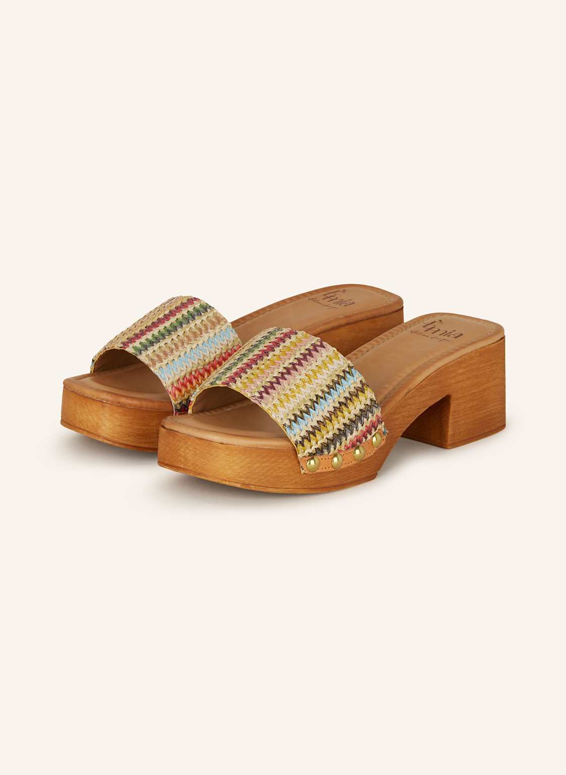 È Mia Plateau-Mules Mit Nieten beige È Mia Plateau-Mules Mit Nieten beige von È MIA