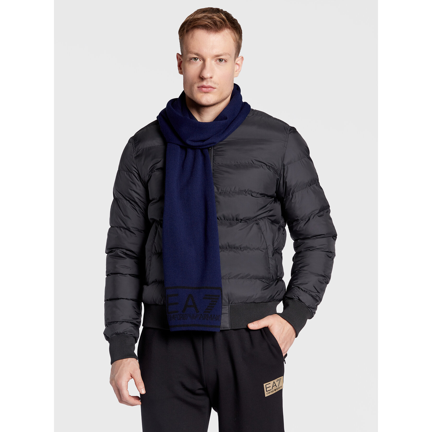Schal EA7 Emporio Armani 274902 2F300 00035 Dunkelblau Schal EA7 Emporio Armani 274902 2F300 00035 Dunkelblau von EA7 Emporio Armani