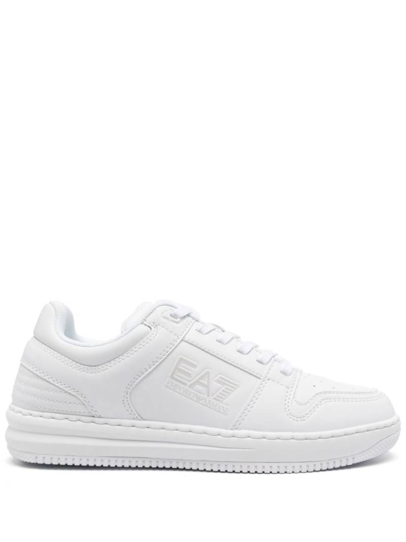 Ea7 Emporio Armani embossed-logo sneakers - White von Ea7 Emporio Armani