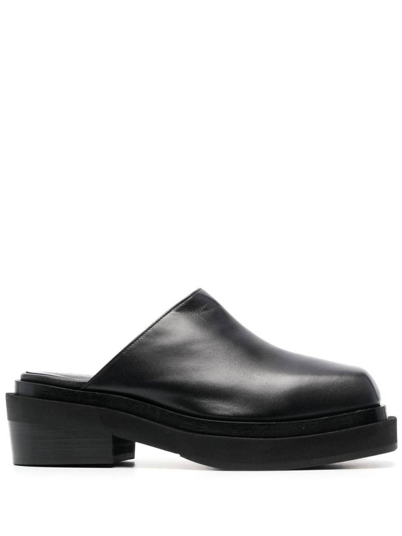 Eckhaus Latta Zoe leather clogs - Black von Eckhaus Latta