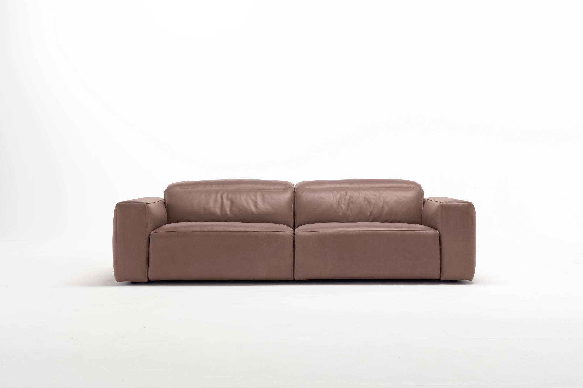 Egoitaliano 2,5-Sitzer »Beverly, Designsofa mit erstklassigem Sitzkomfort und tollen Details«, Breite 242 cm, verstellbare Kopfteile Egoitaliano 2,5-Sitzer »Beverly, Designsofa mit erstklassigem Sitzkomfort und tollen Details«, Breite 242 cm, verstellbare Kopfteile von Egoitaliano