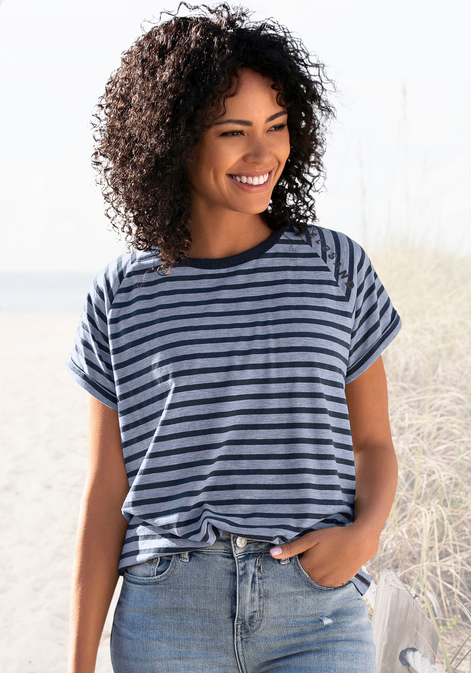 Elbsand Kurzarmshirt »Caira«, mit Streifen, T-Shirt aus Baumwoll-Mix, sportlich und bequem Elbsand Kurzarmshirt »Caira«, mit Streifen, T-Shirt aus Baumwoll-Mix, sportlich und bequem von Elbsand