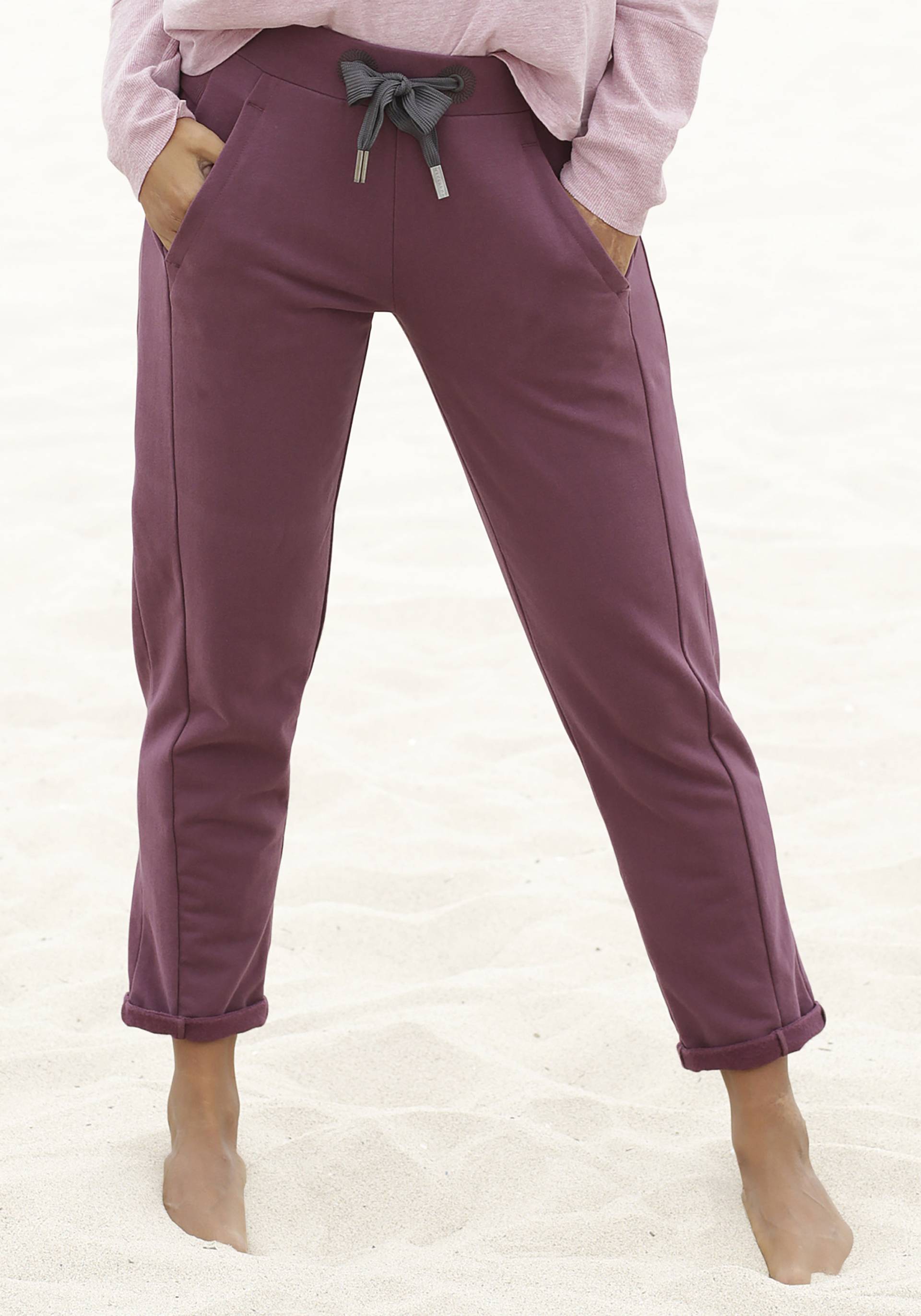 Elbsand Sweathose »Brinja«, mit Logoprint am Bund und Taschen, Jogginghose, Relaxhose Elbsand Sweathose »Brinja«, mit Logoprint am Bund und Taschen, Jogginghose, Relaxhose von Elbsand