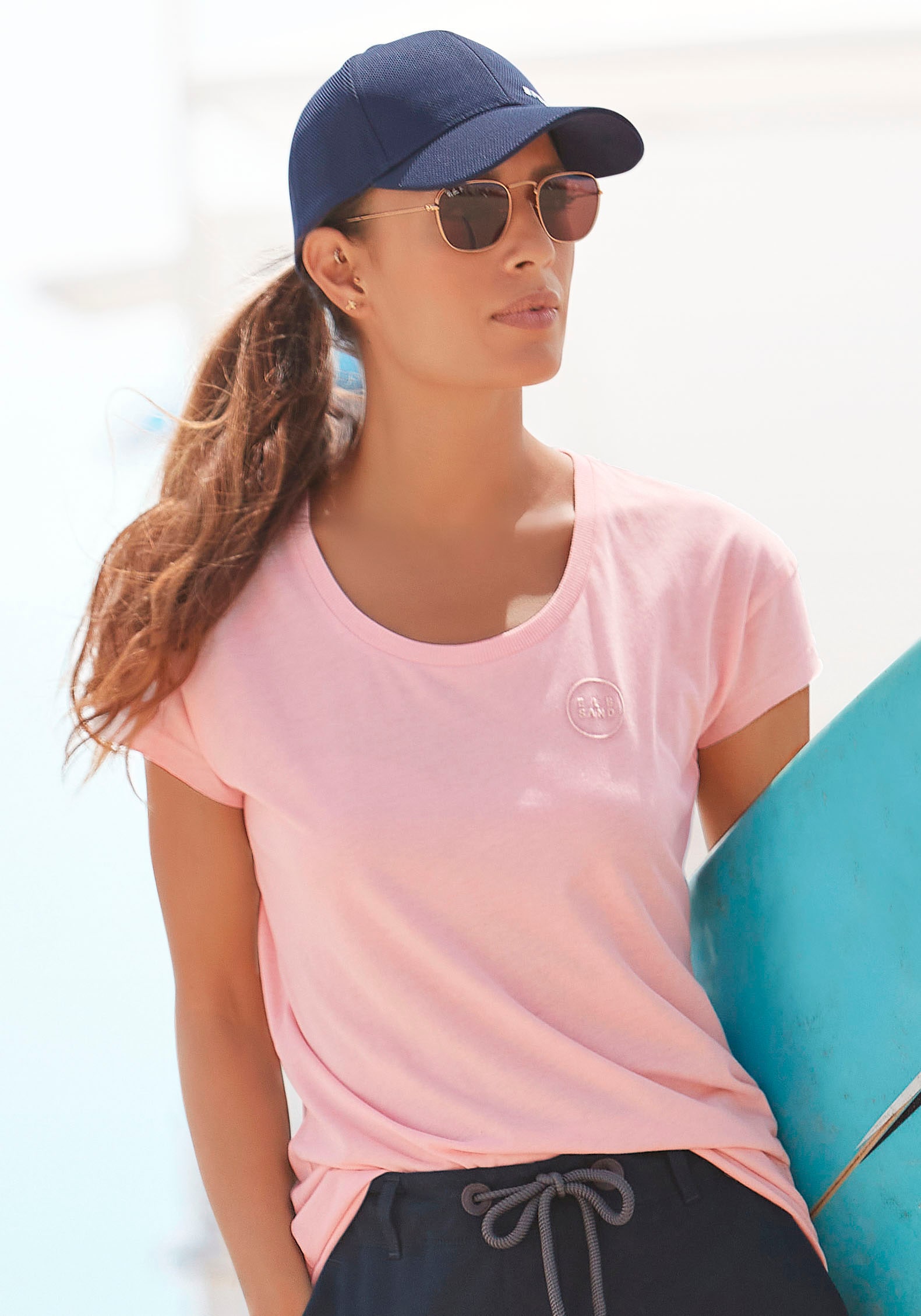 Elbsand T-Shirt »Ranva«, mit Logodruck, Kurzarmshirt aus Baumwoll-Mix, sportlich Elbsand T-Shirt »Ranva«, mit Logodruck, Kurzarmshirt aus Baumwoll-Mix, sportlich von Elbsand