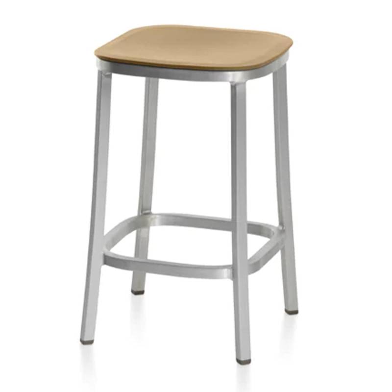 1 Inch Reclaimed Polypropylene Counter Stool Hochstuhl, Gestell aluminium, dunkel pulverbeschichtet, Farbe bordeaux von Emeco