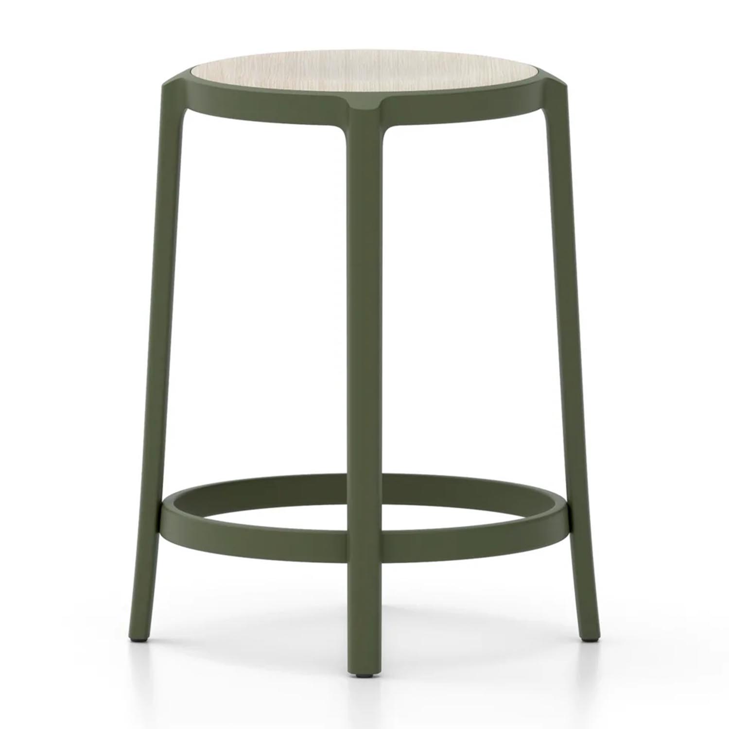 On & On Plywood Seat Counter Stool Hochstuhl, Farbe green, Sitz holz, eiche On & On Plywood Seat Counter Stool Hochstuhl, Farbe green, Sitz holz, eiche von Emeco