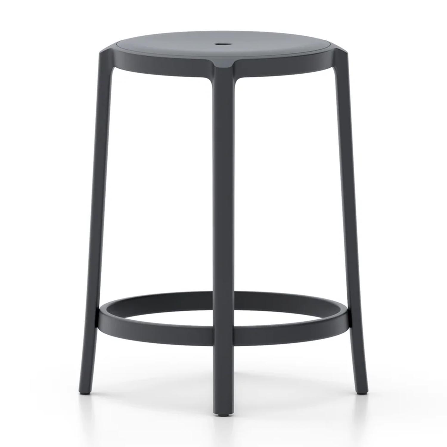 On & On Recycled PET Seat Counter Stool Hochstuhl, Farbe black On & On Recycled PET Seat Counter Stool Hochstuhl, Farbe black von Emeco