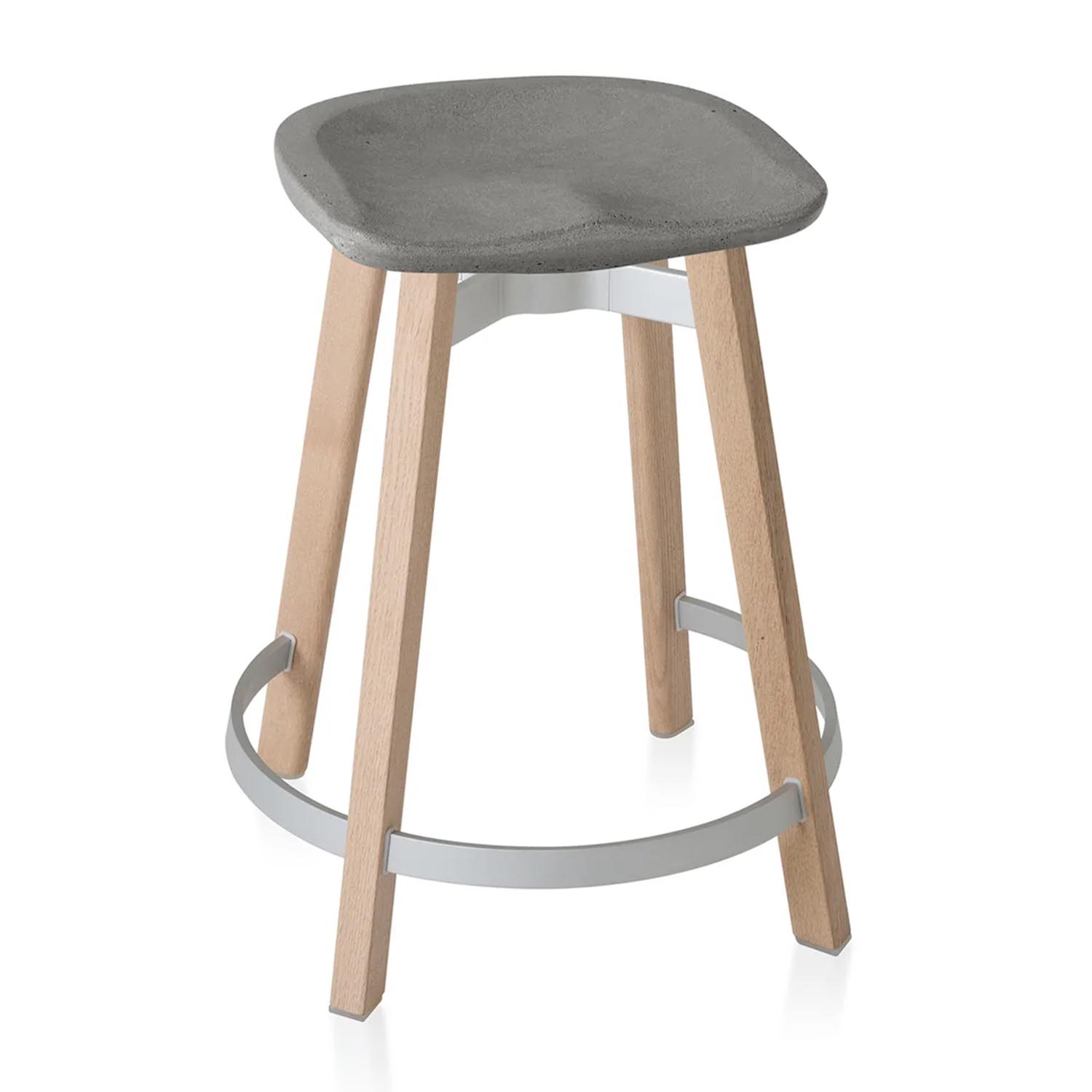 SU Counter Stool Hochstuhl, Sitz beton, Gestell holz, natural SU Counter Stool Hochstuhl, Sitz beton, Gestell holz, natural von Emeco
