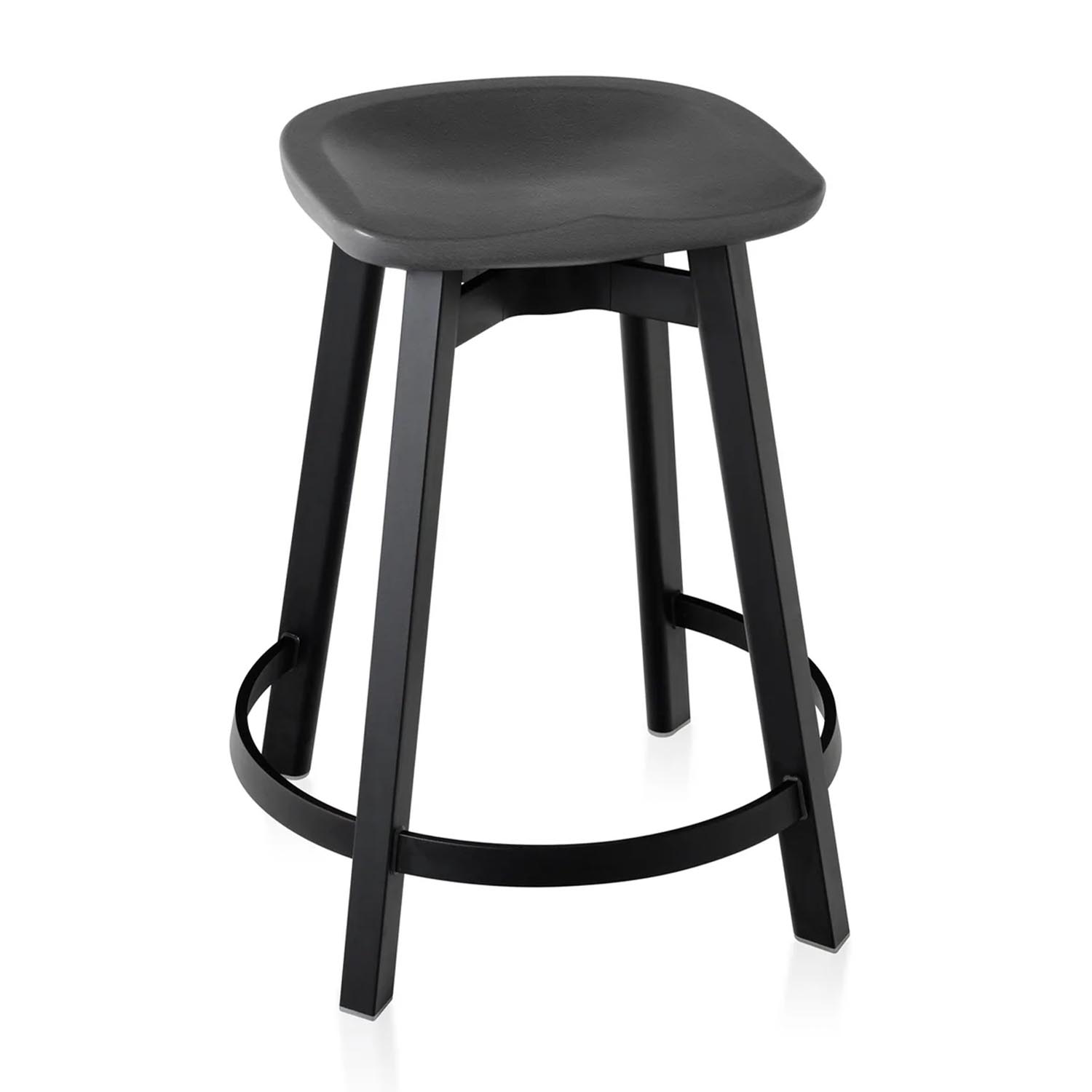 SU Counter Stool Hochstuhl, Sitz polyethylen, charcoal, Gestell aluminium, schwarz eloxiert SU Counter Stool Hochstuhl, Sitz polyethylen, charcoal, Gestell aluminium, schwarz eloxiert von Emeco