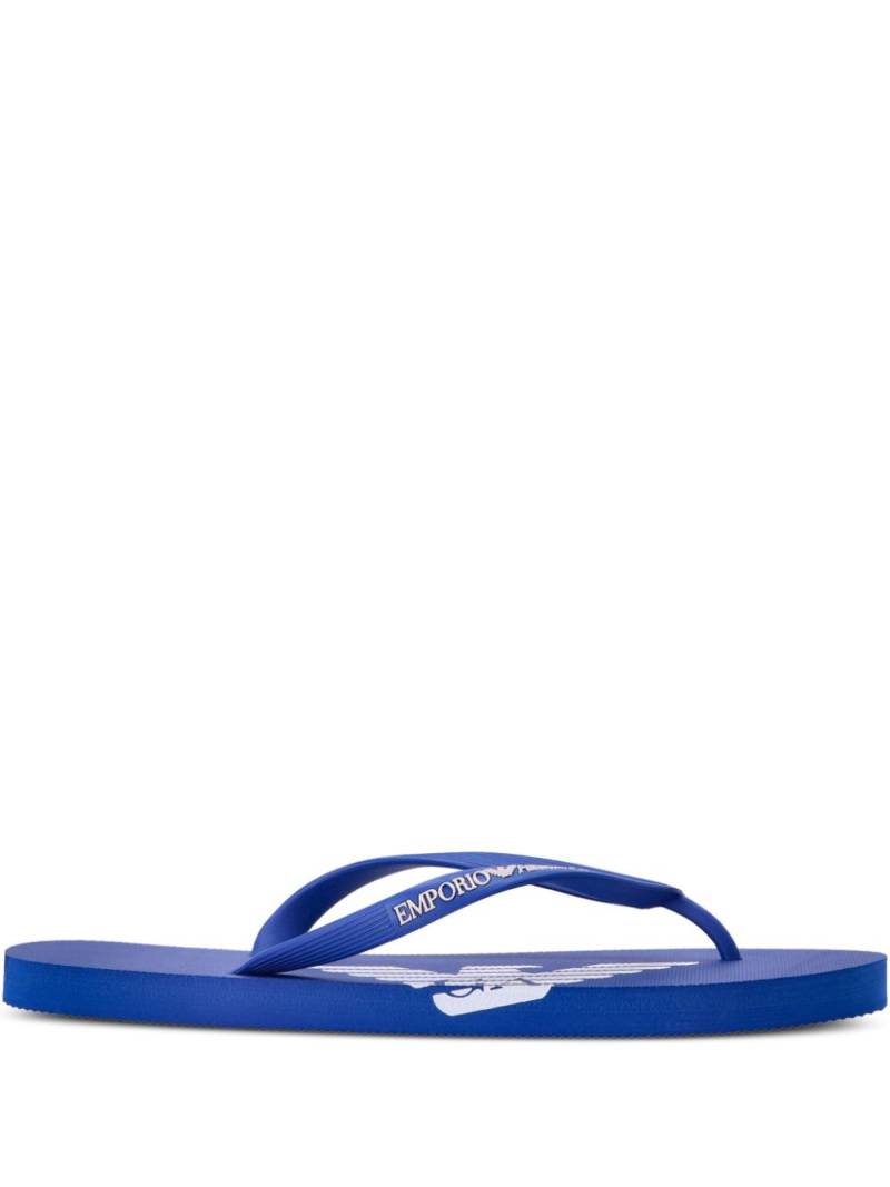 Emporio Armani logo-print flip flops - Blue von Emporio Armani