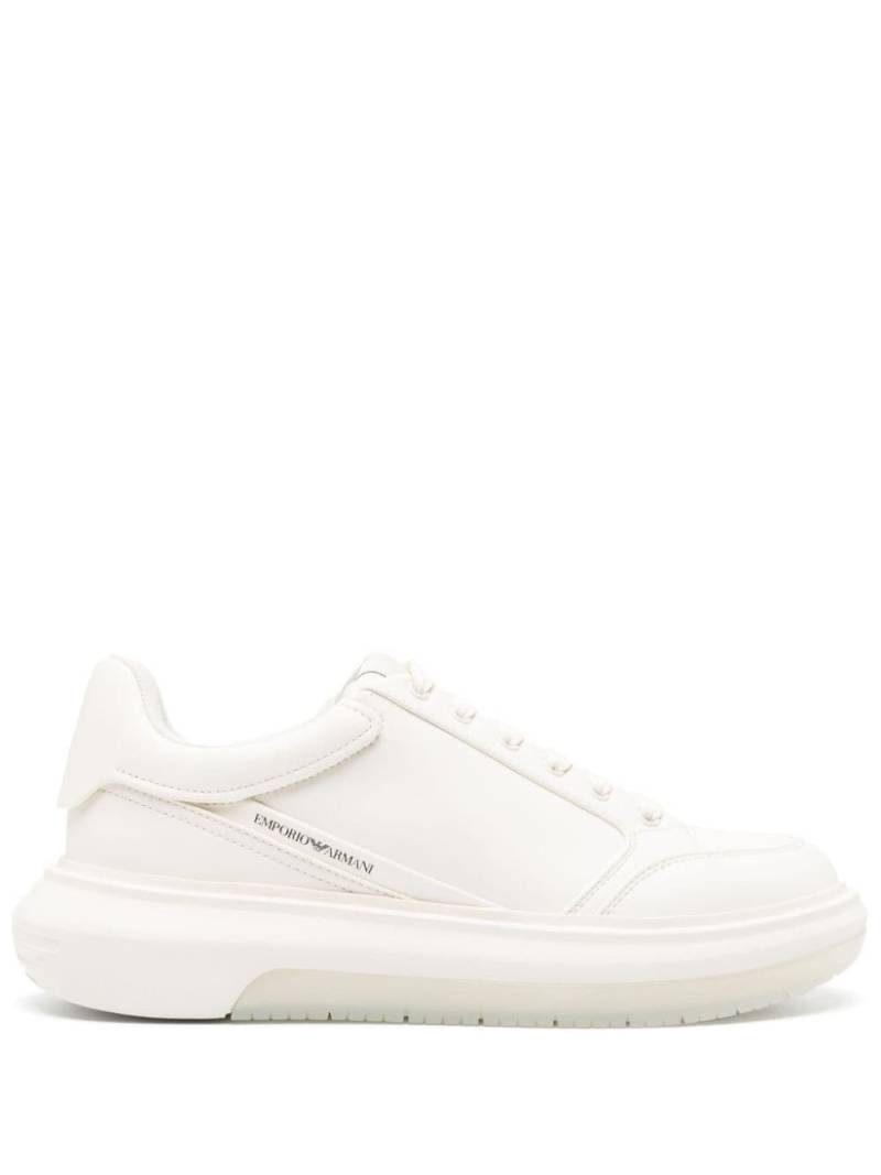 Emporio Armani low-top leather sneakers - Neutrals von Emporio Armani