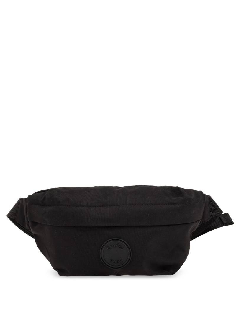 Etudes Tuesday logo-patch belt bag - Black von Etudes