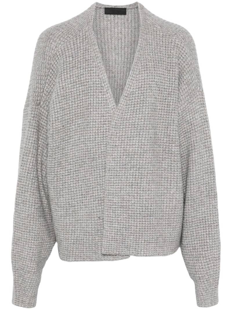 FEAR OF GOD ESSENTIALS logo-patch cardigan - Grey von FEAR OF GOD ESSENTIALS