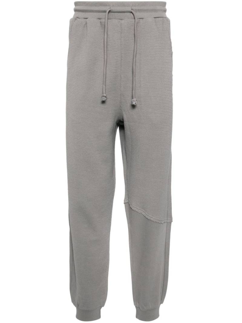 FIVE CM logo-patch cotton track pants - Grey von FIVE CM