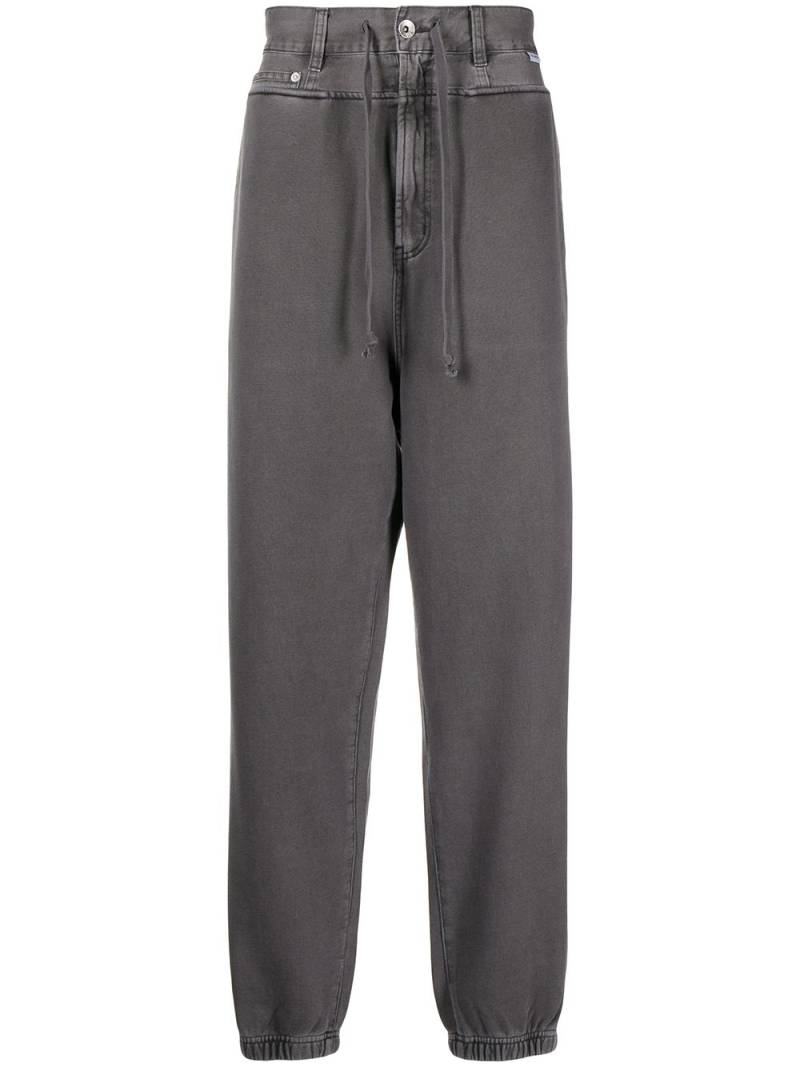 FIVE CM logo patch track pants - Grey von FIVE CM