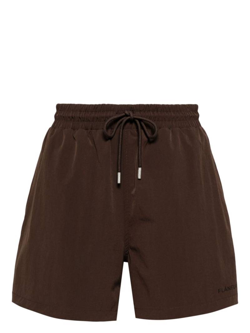 FLÂNEUR logo swim shorts - Brown von FLÂNEUR