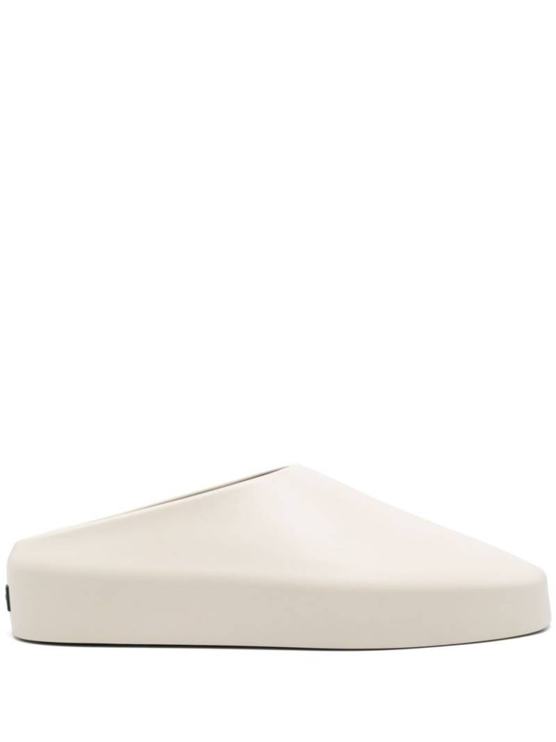 Fear Of God logo-embossed slippers - Neutrals von Fear Of God