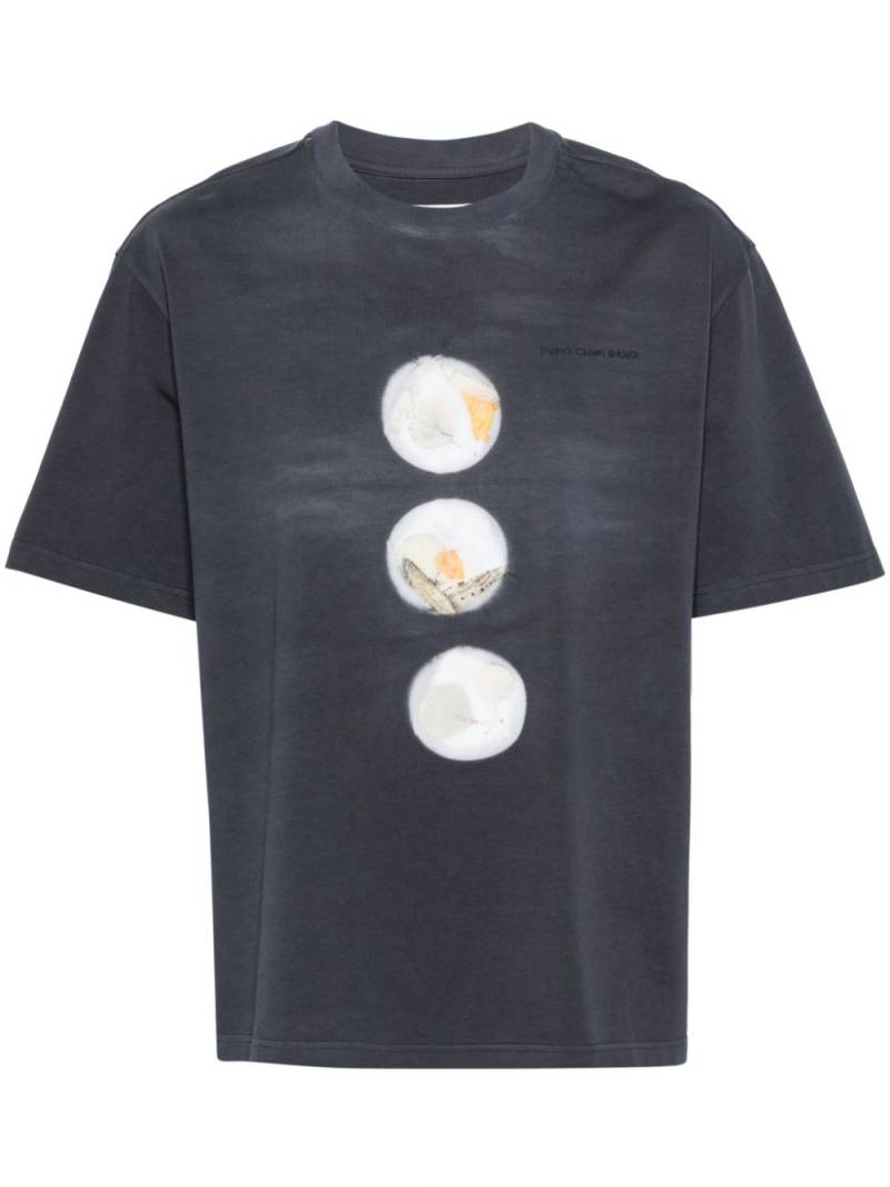 Feng Chen Wang photograph-print cotton T-shirt - Grey von Feng Chen Wang