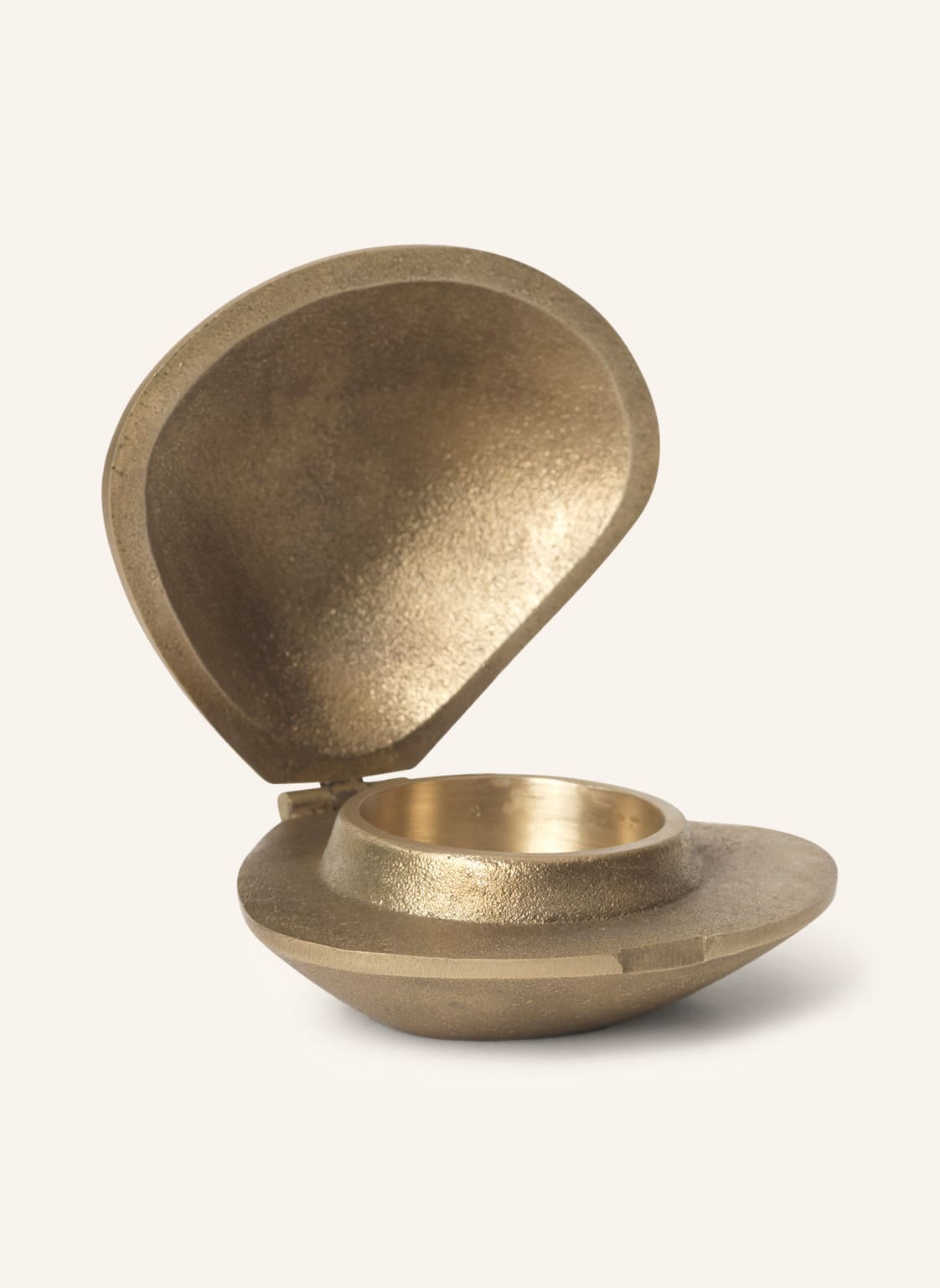 Ferm Living Teelichthalter Clam gold von Ferm LIVING