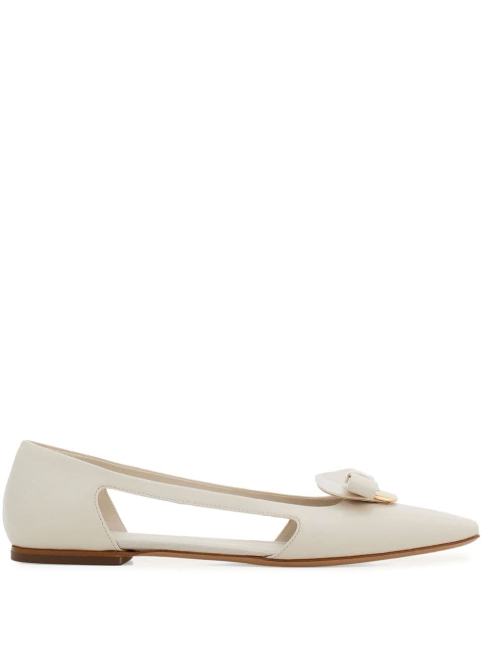 Ferragamo Drop Bow leather ballerina shoes - White von Ferragamo